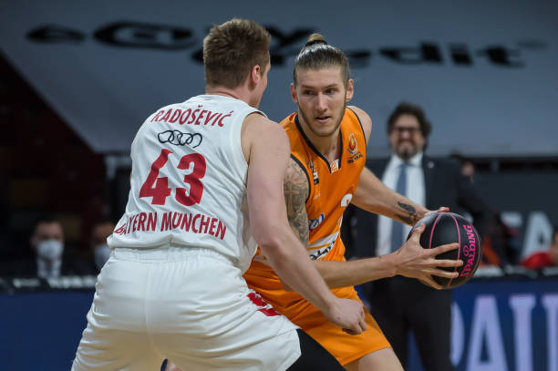 被迫通过 被迫通过