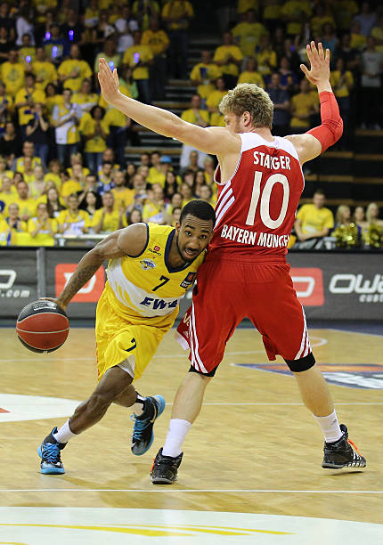 湖人队在比 湖人队在比